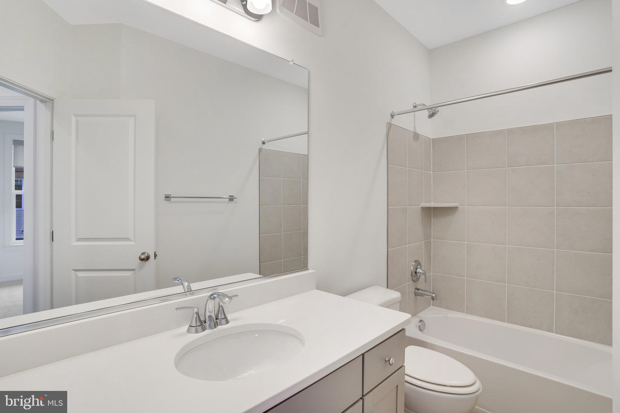 THE BOULEVARDS AT WESTFIELDS - Residential Lease