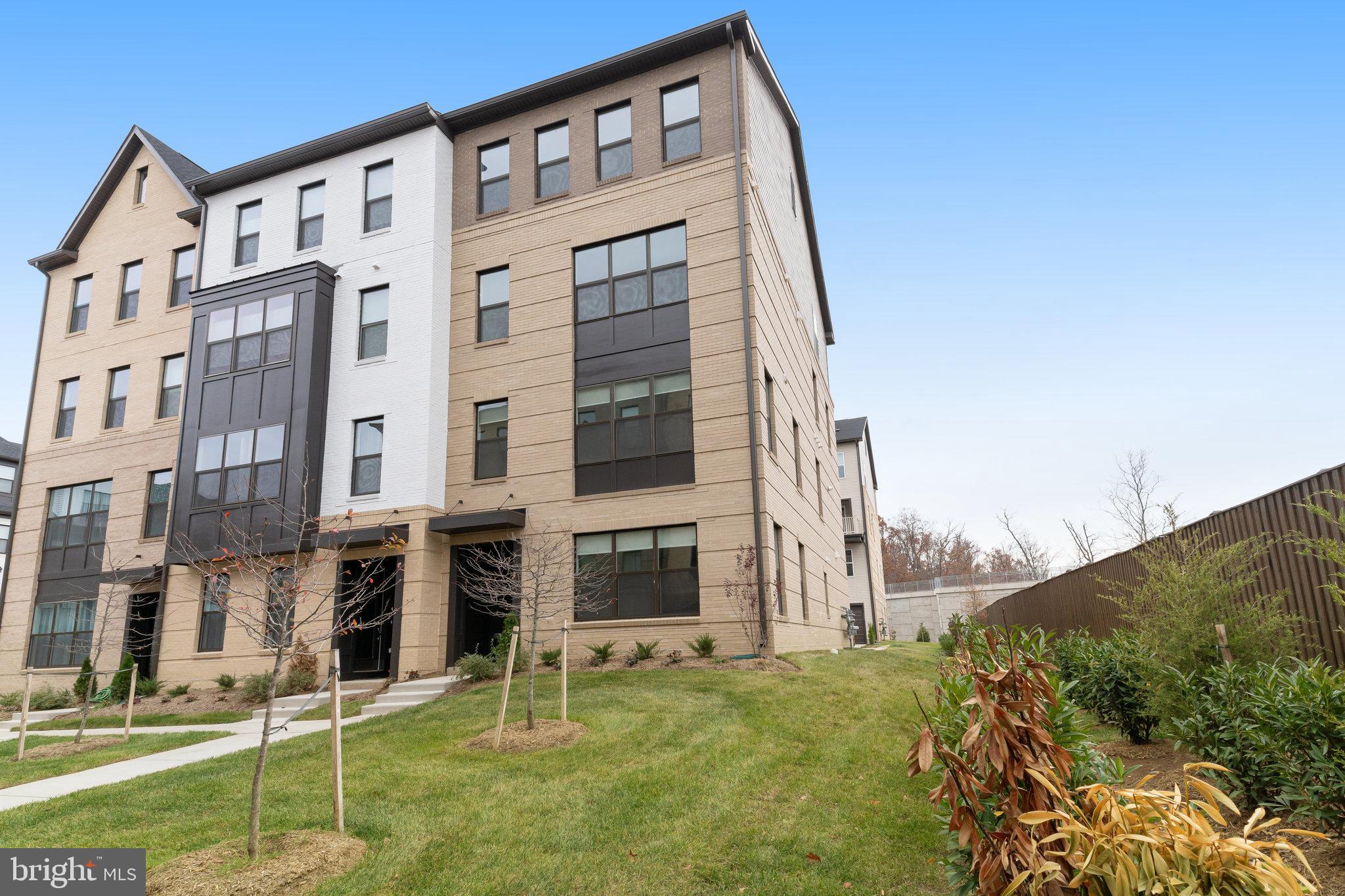 THE BOULEVARDS AT WESTFIELDS - Residential Lease