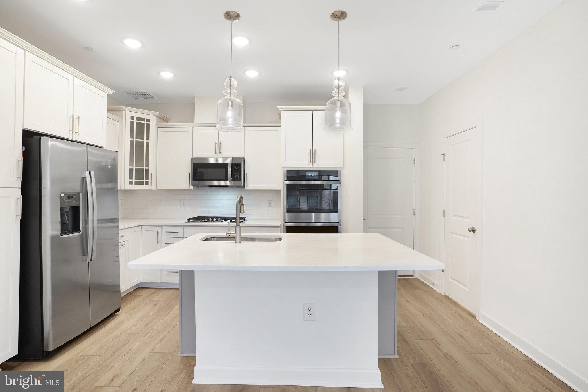 THE BOULEVARDS AT WESTFIELDS - Residential Lease