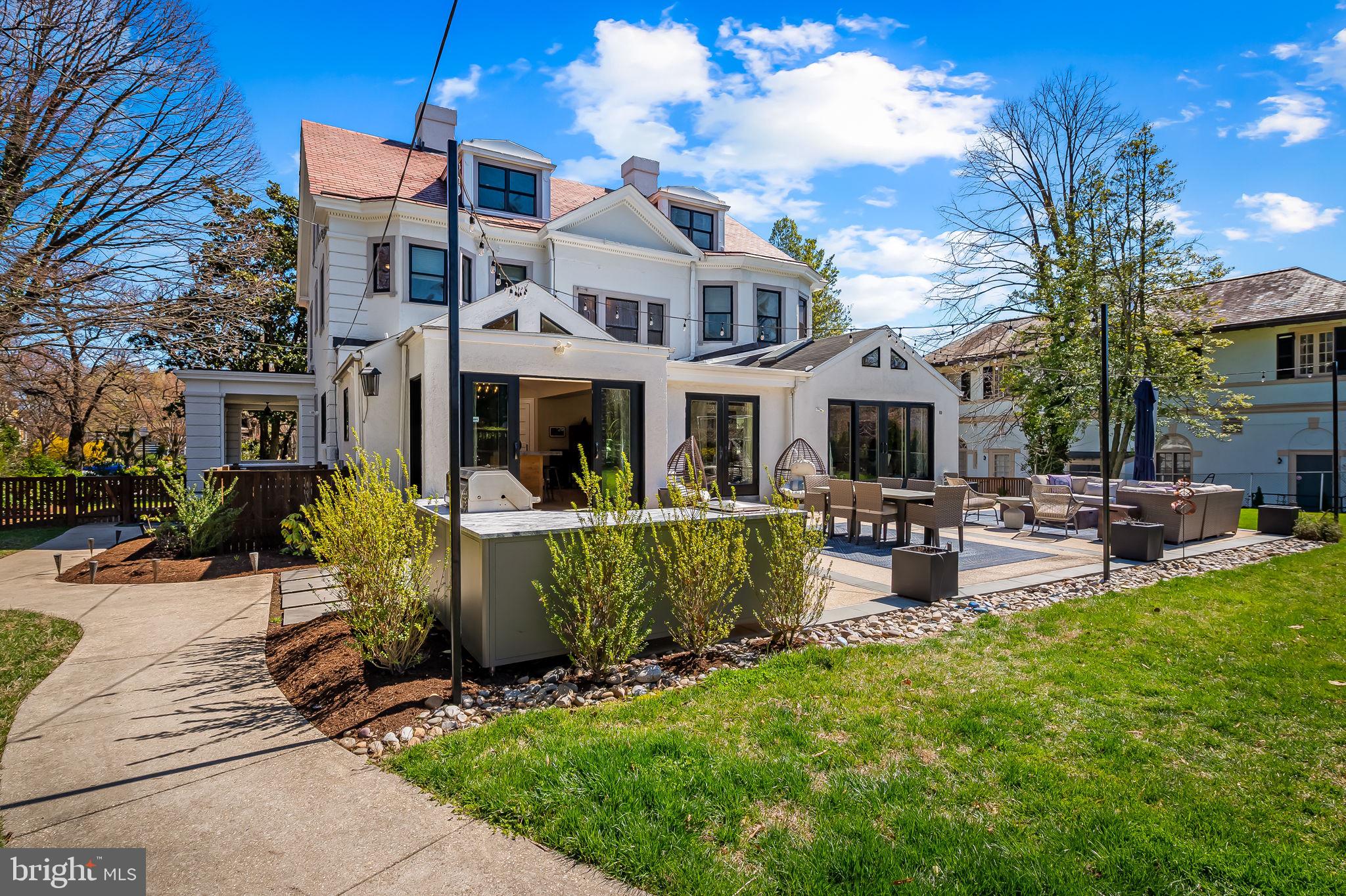 ROLAND PARK - Residential