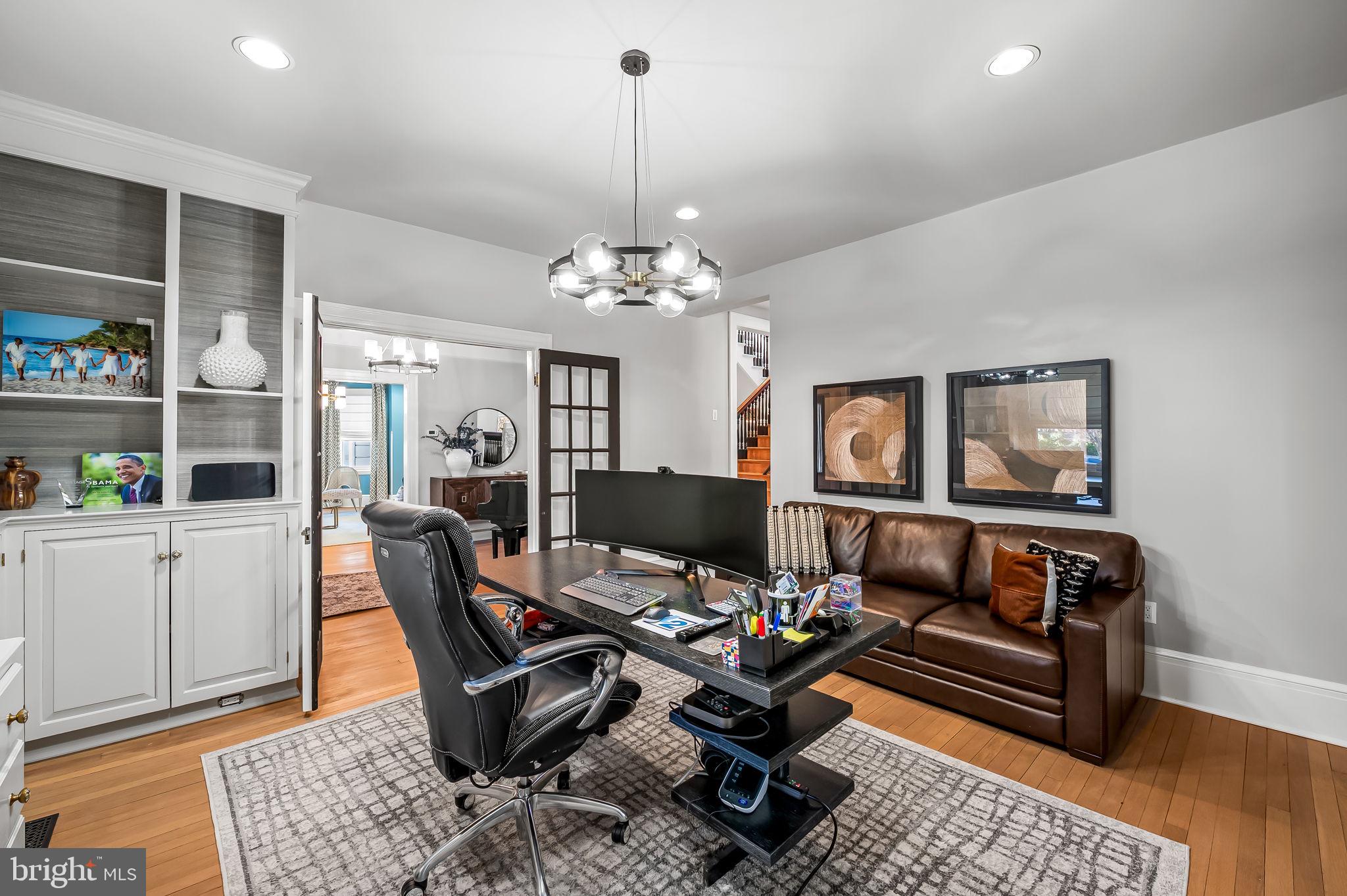 ROLAND PARK - Residential