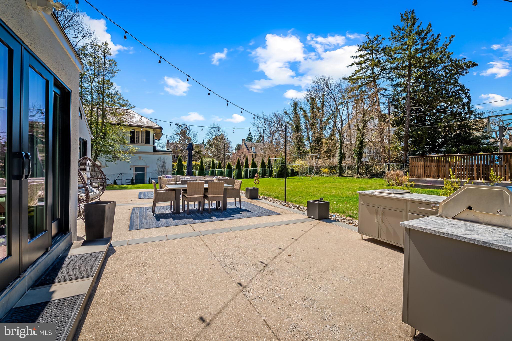 ROLAND PARK - Residential
