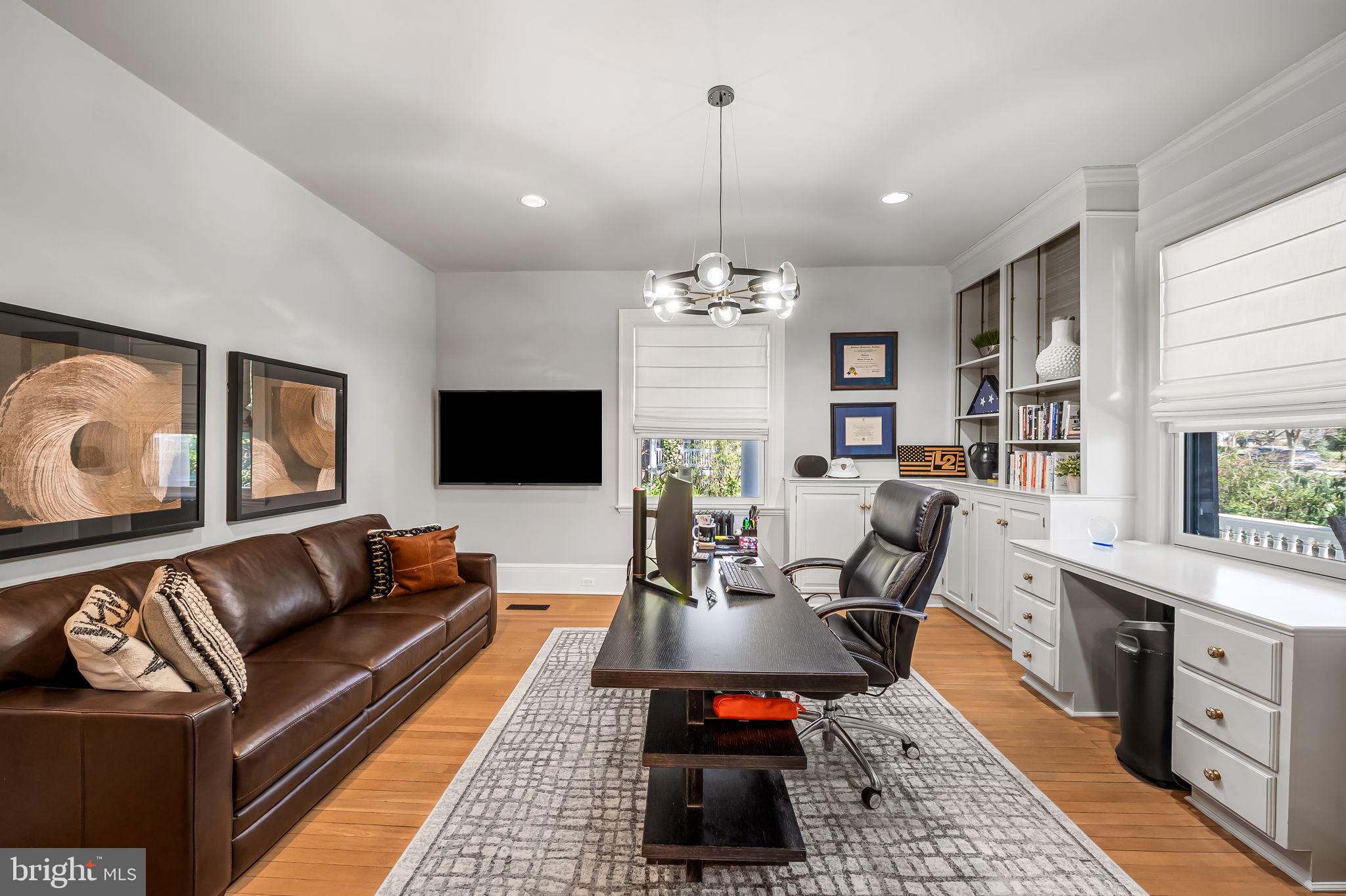 ROLAND PARK - Residential