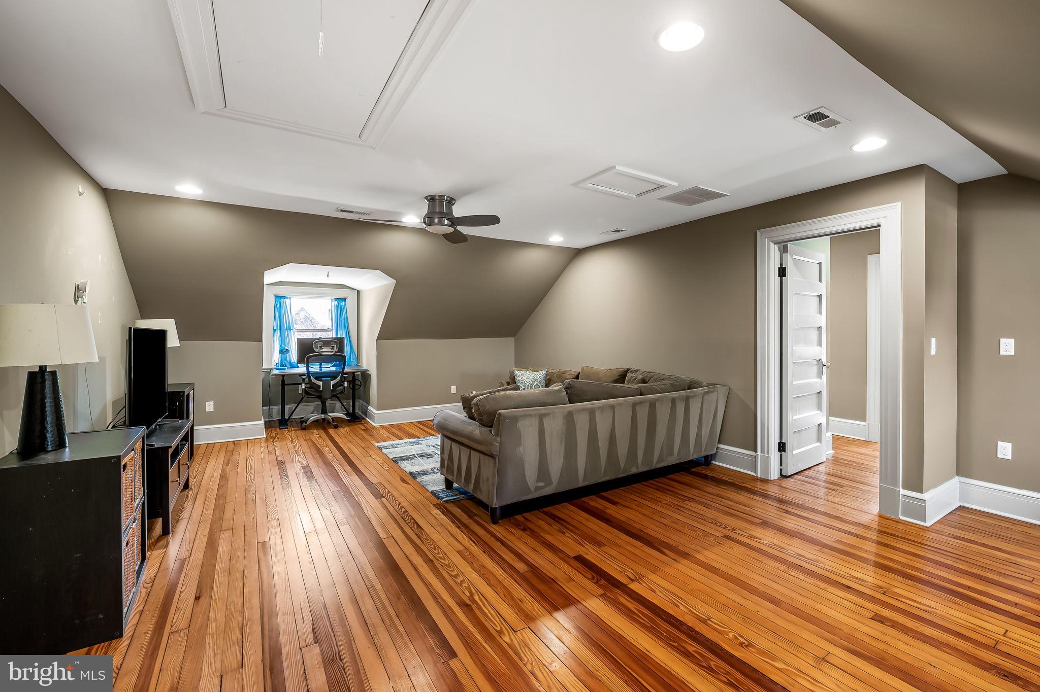 ROLAND PARK - Residential
