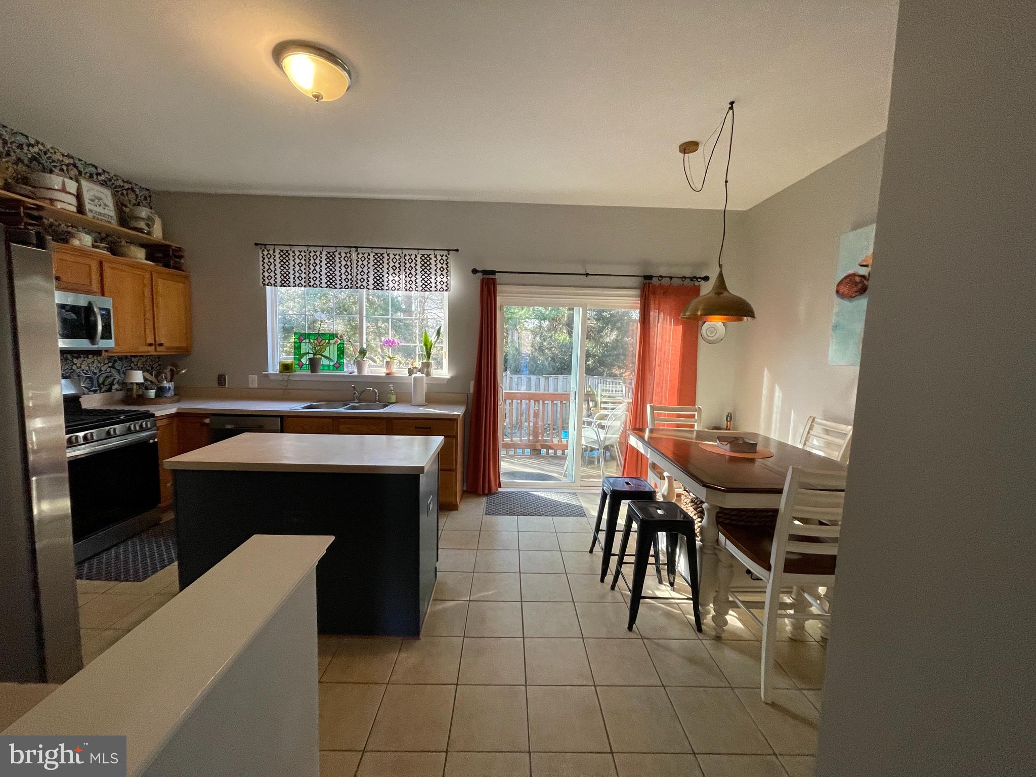 LAKECREST - Residential