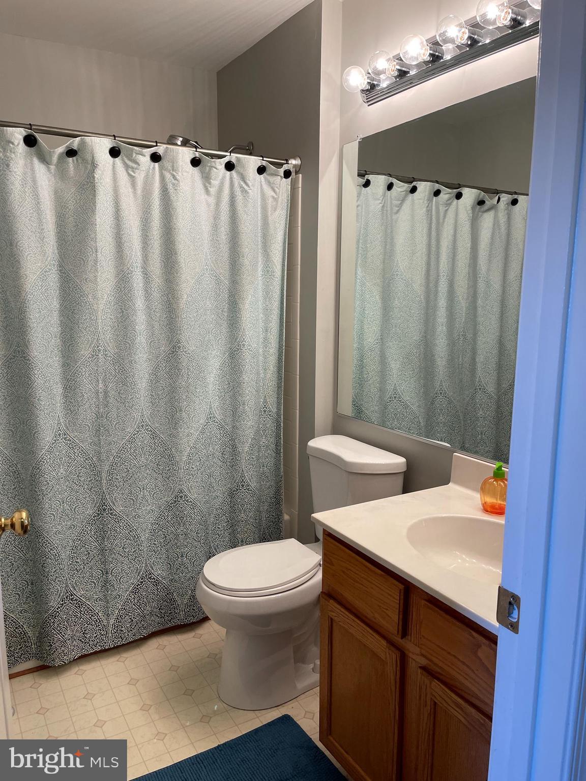 LAKECREST - Residential