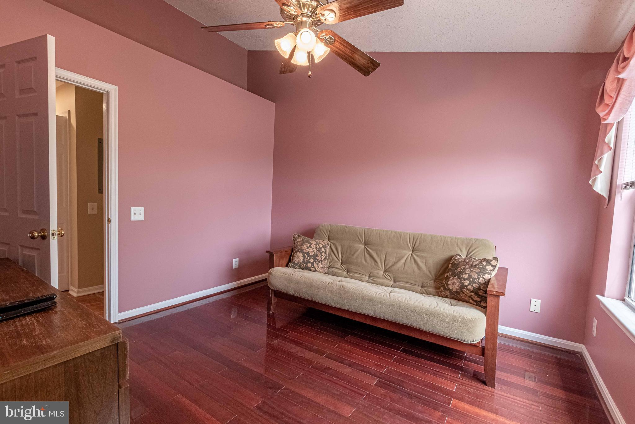 GUNSTON CORNER - Residential