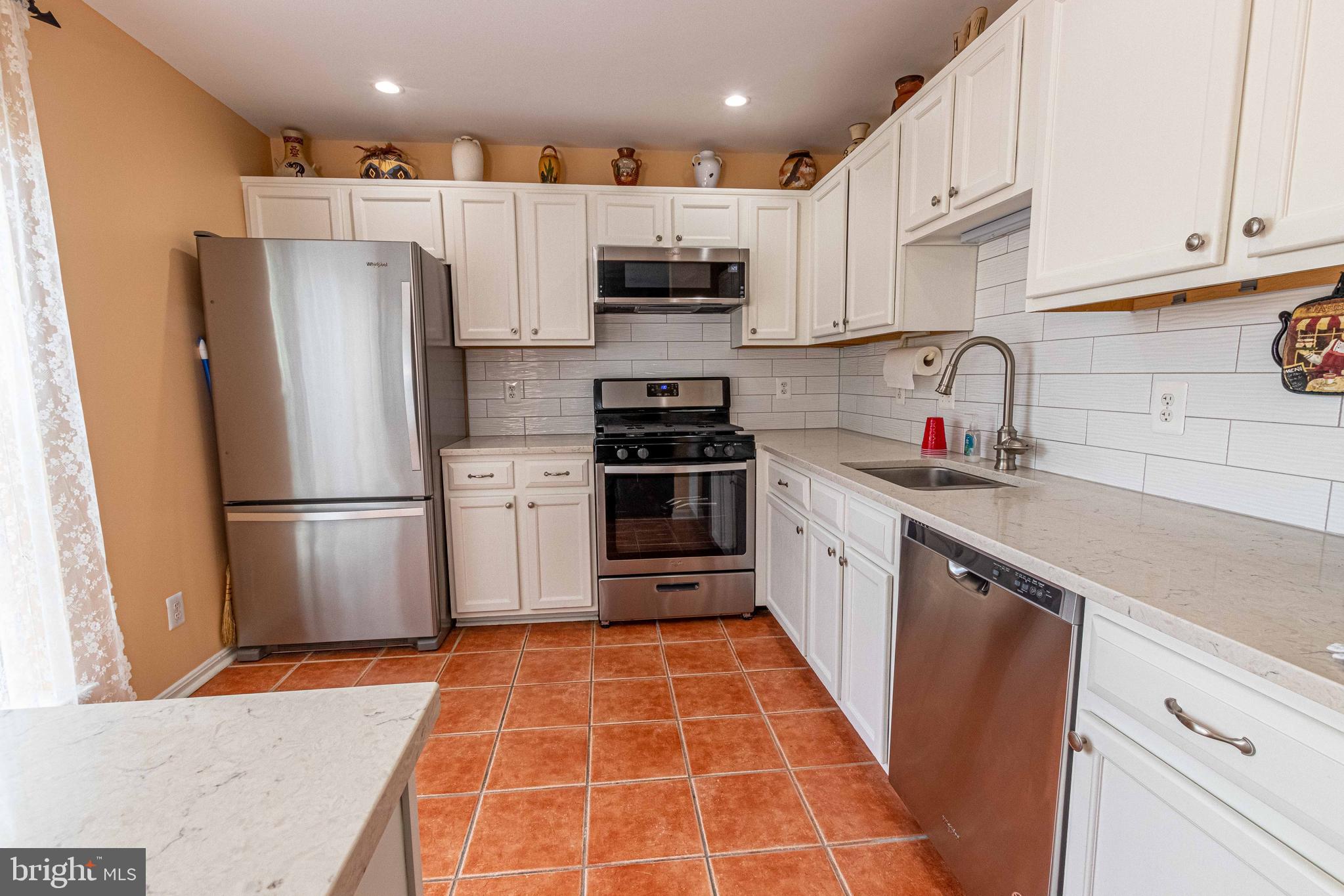 GUNSTON CORNER - Residential