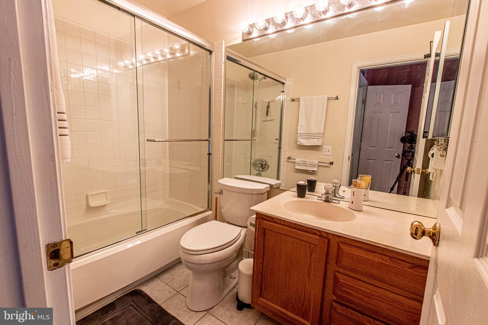 GUNSTON CORNER - Residential