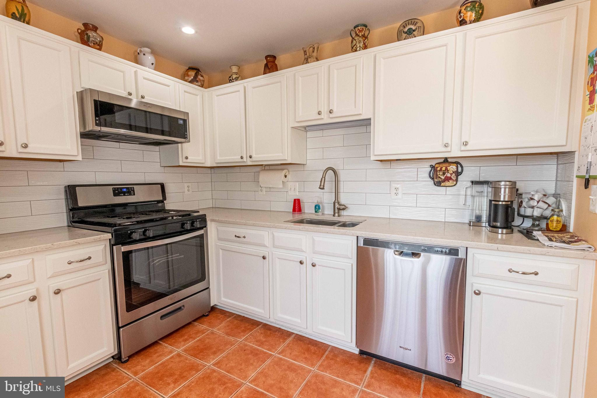 GUNSTON CORNER - Residential