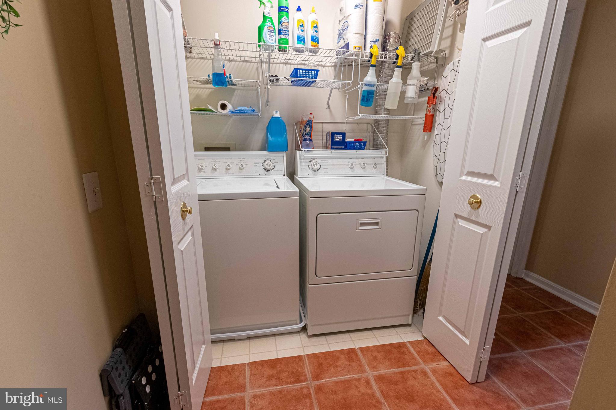 GUNSTON CORNER - Residential