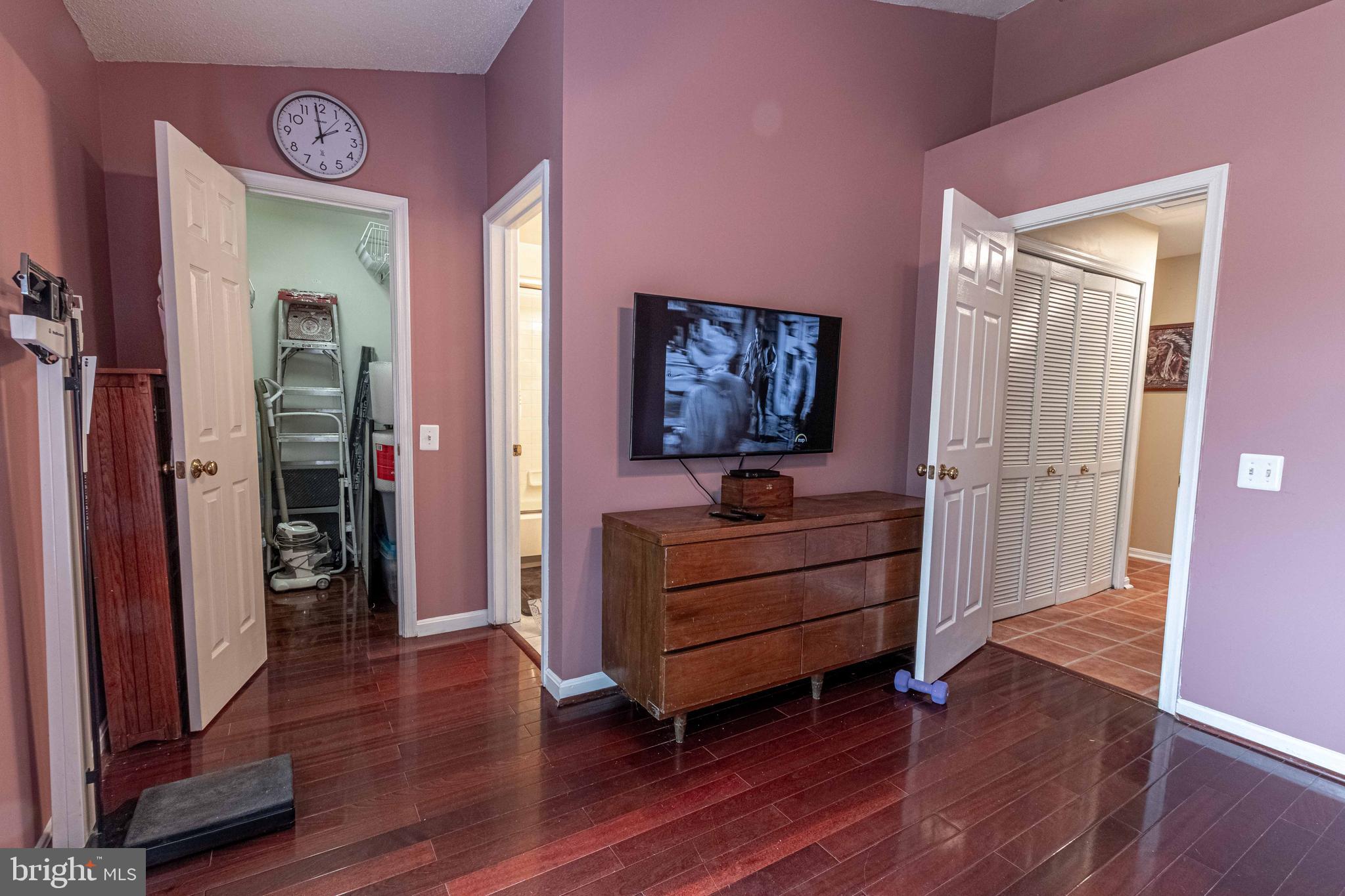 GUNSTON CORNER - Residential