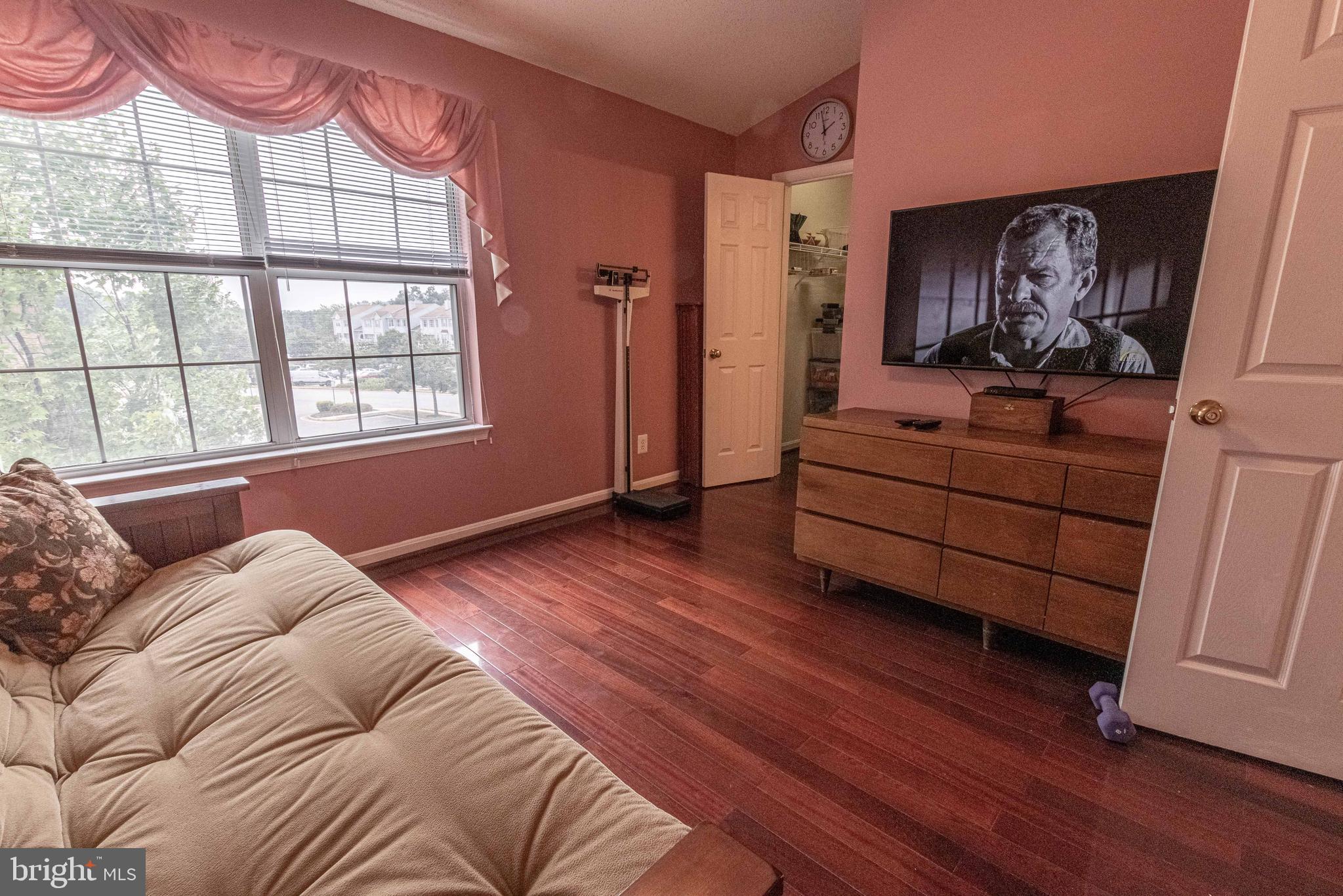 GUNSTON CORNER - Residential