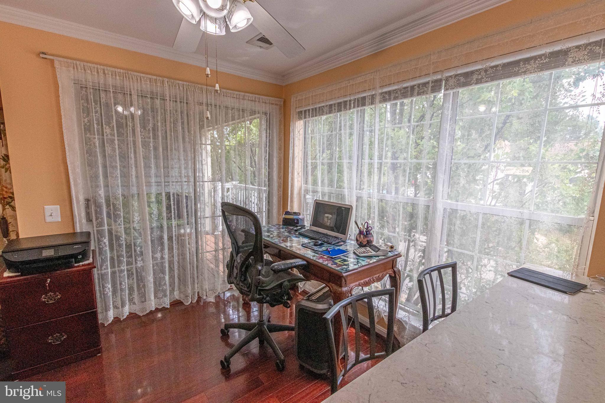 GUNSTON CORNER - Residential