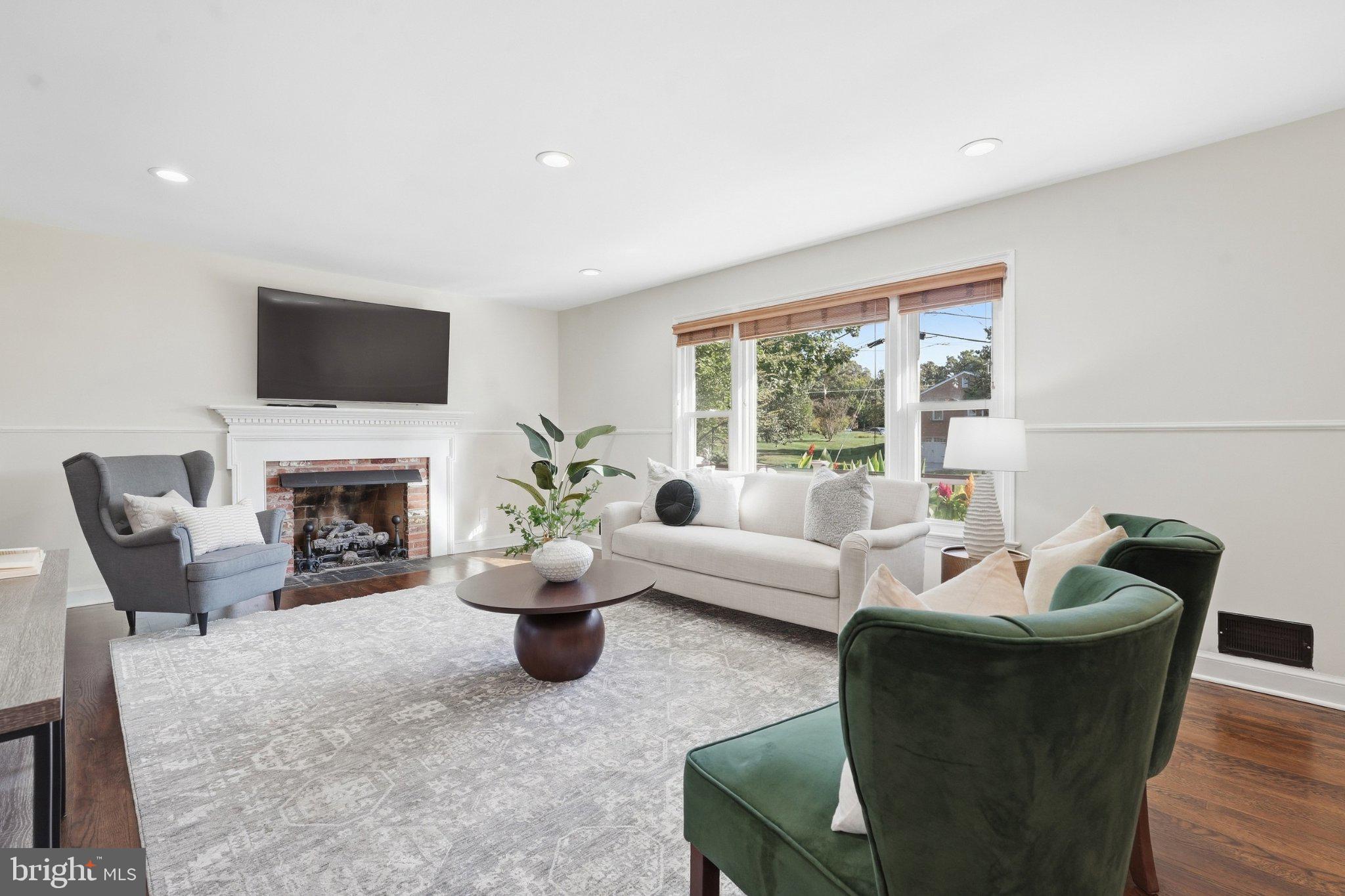 5008 LARNO DRIVE