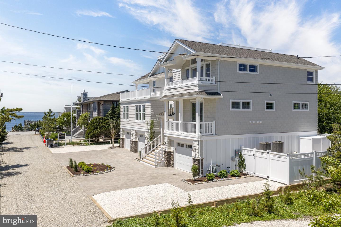 162 D LONG BEACH BLVD