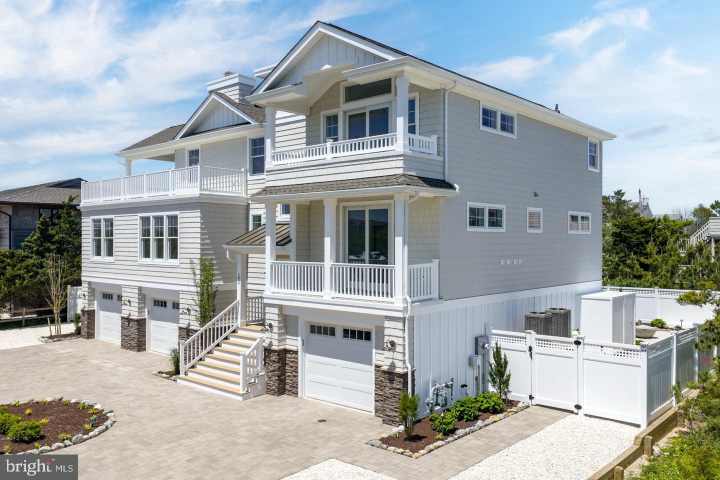 162 D LONG BEACH BLVD