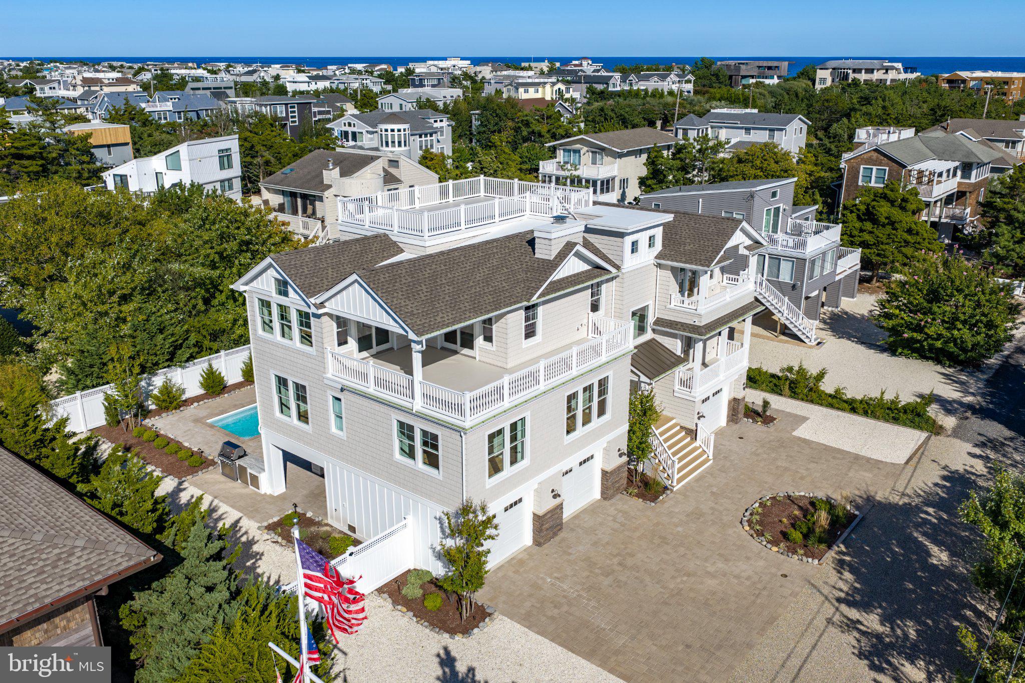 162 D LONG BEACH BLVD