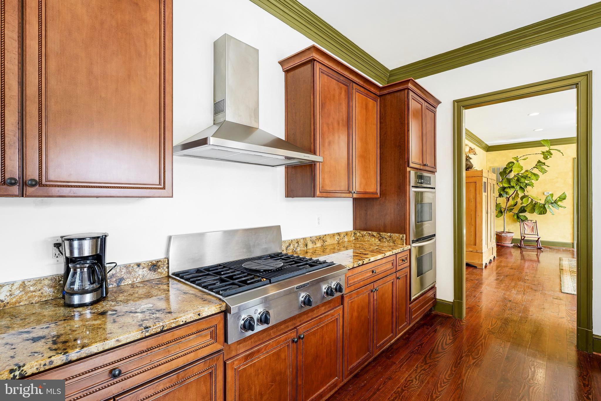 FORESTVILLE - Residential