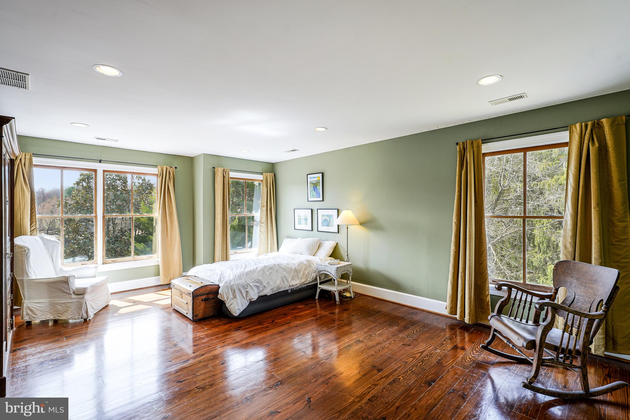 FORESTVILLE - Residential