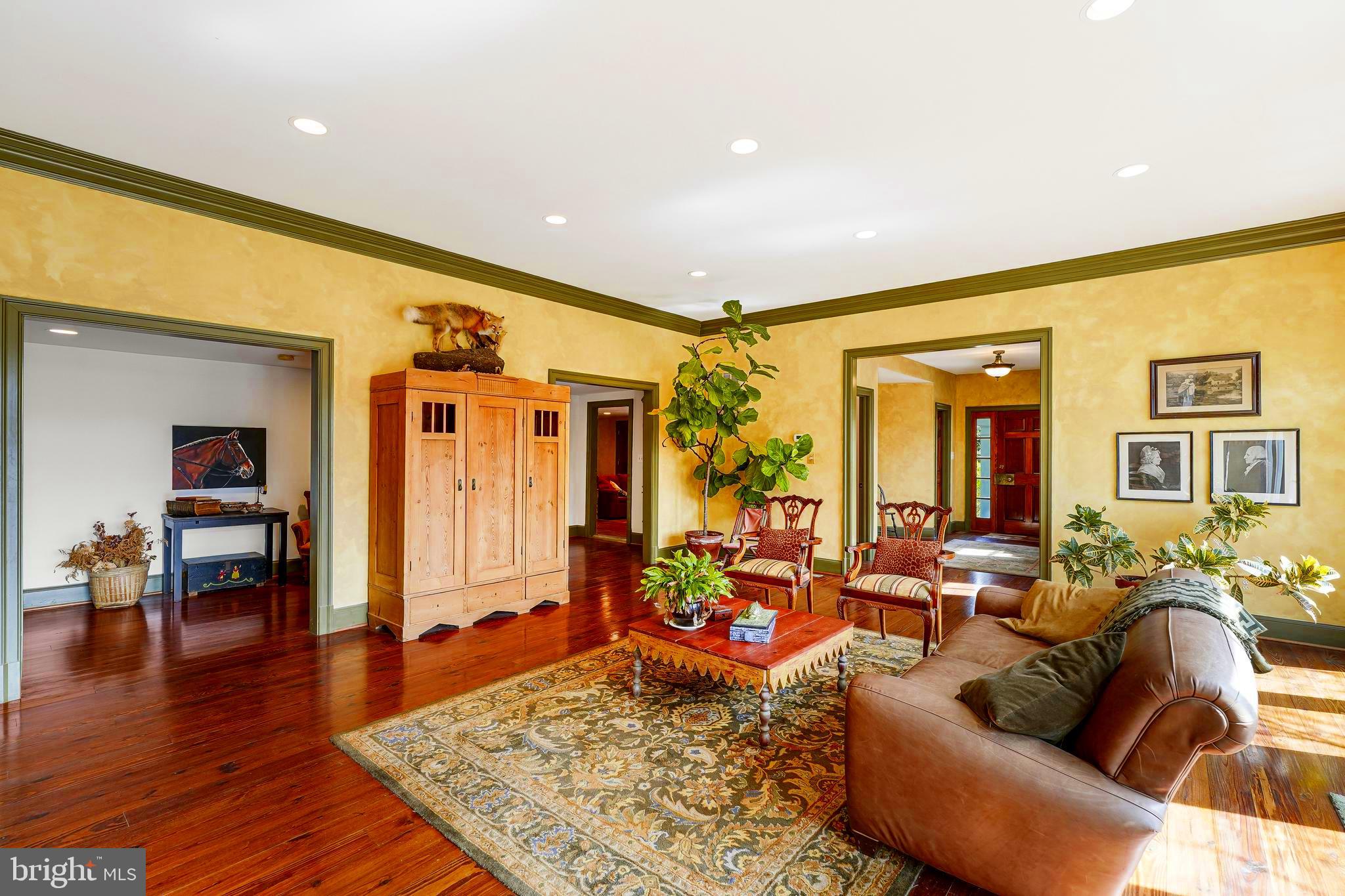 FORESTVILLE - Residential