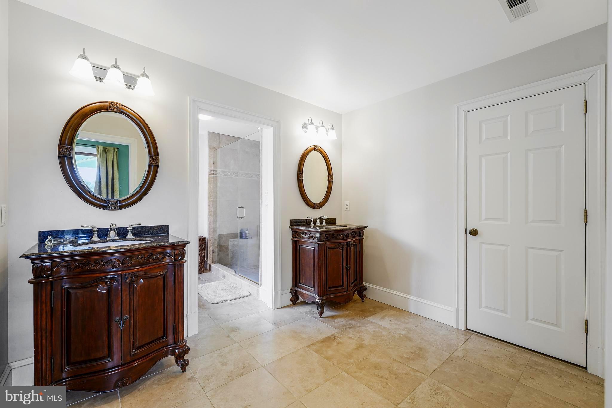 FORESTVILLE - Residential