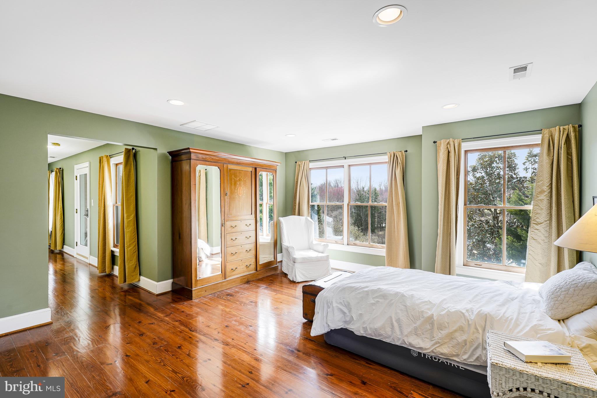 FORESTVILLE - Residential