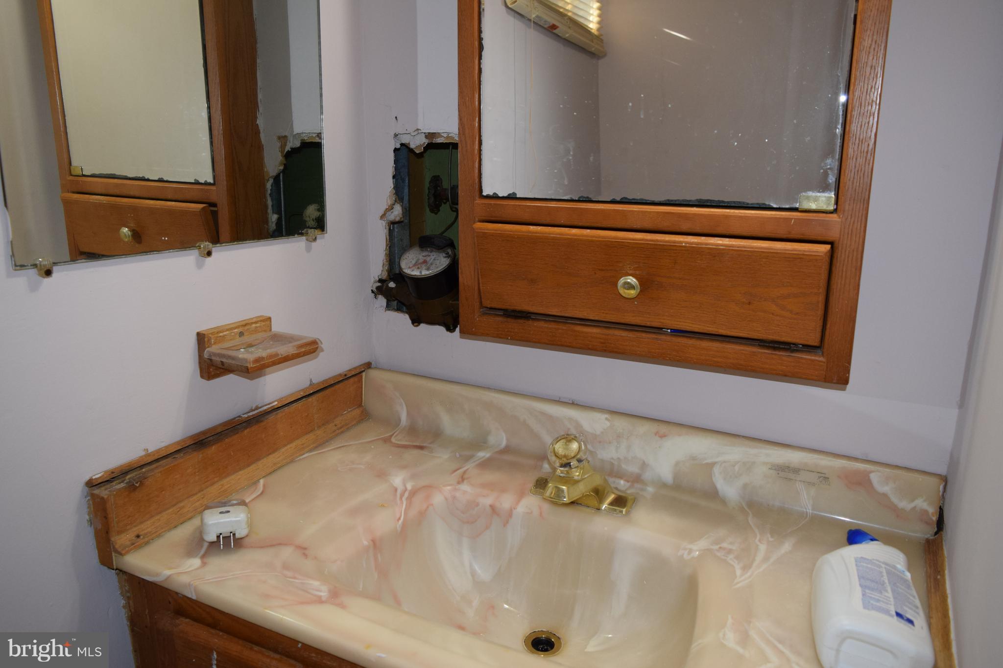 HOLLYWOOD ON THE HILL - Residential