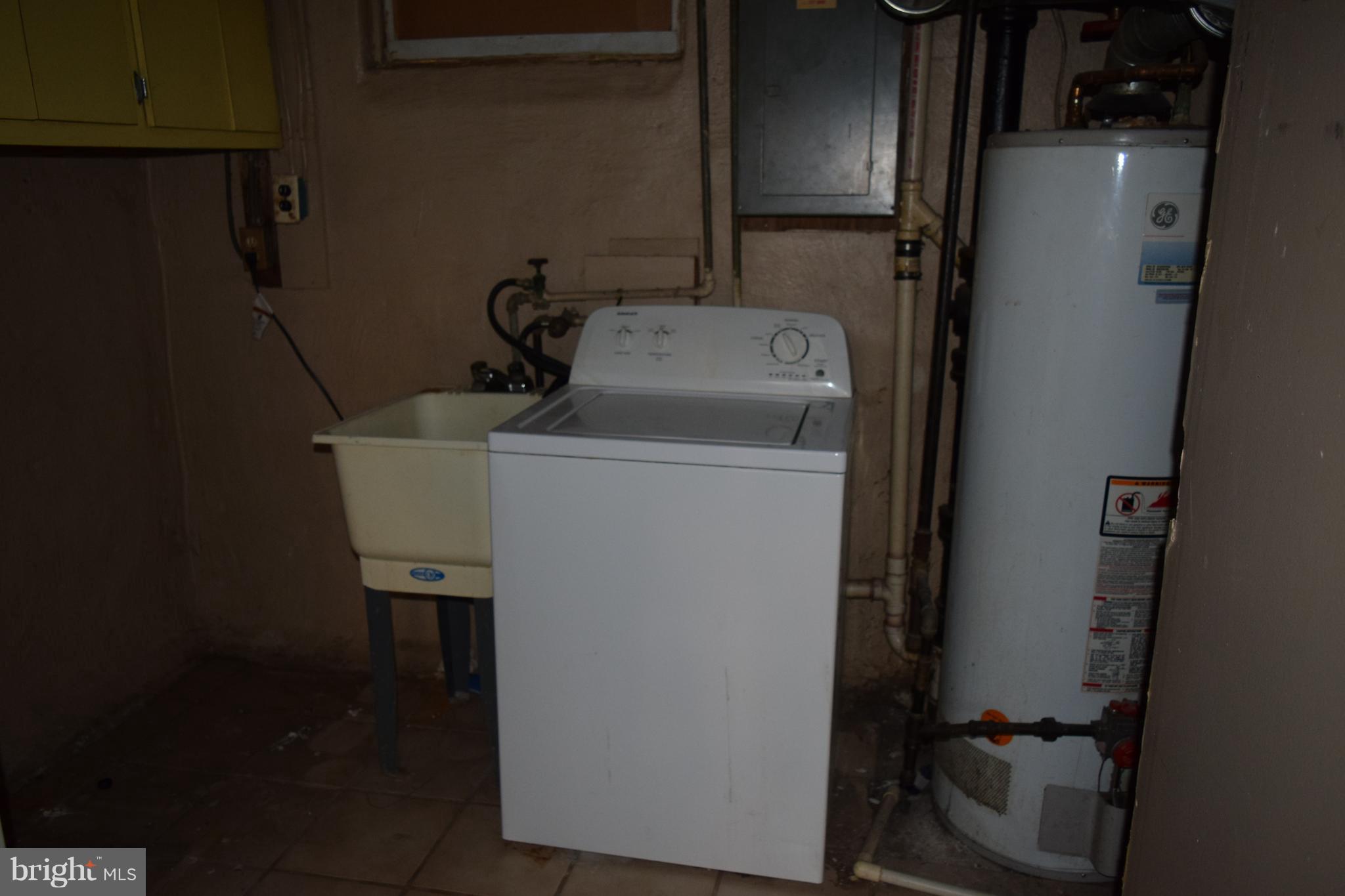 HOLLYWOOD ON THE HILL - Residential