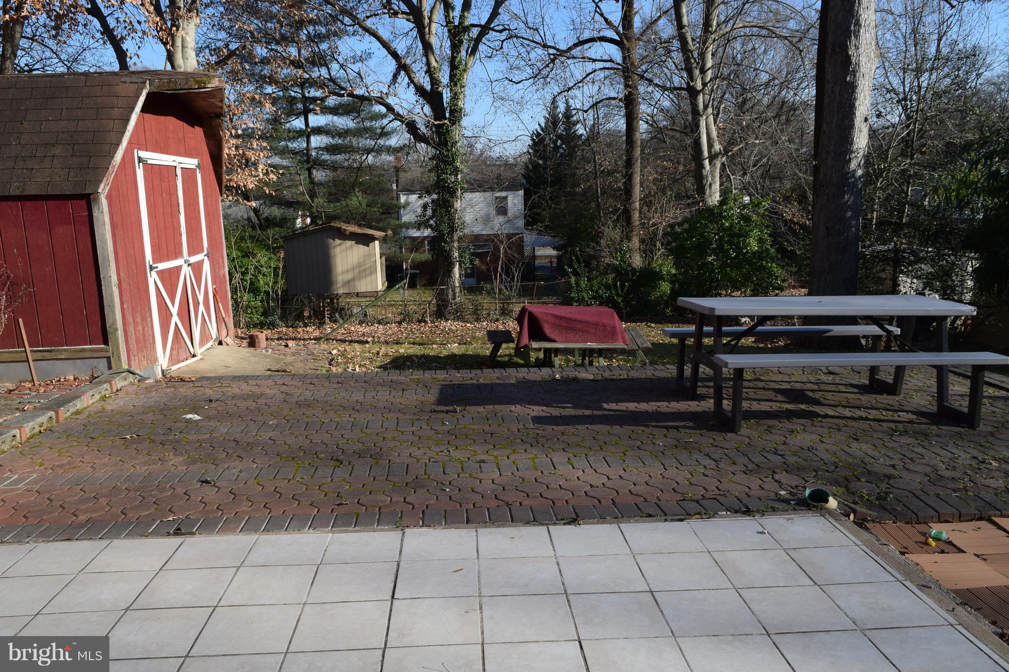 HOLLYWOOD ON THE HILL - Residential