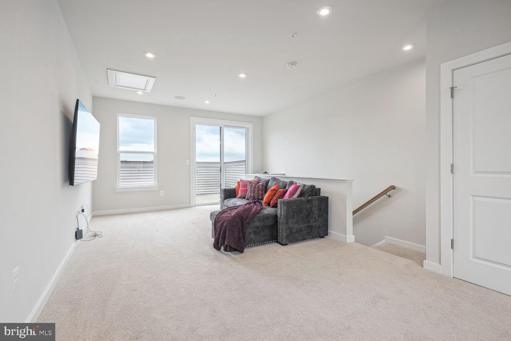 RIVERFRONT - Residential Lease