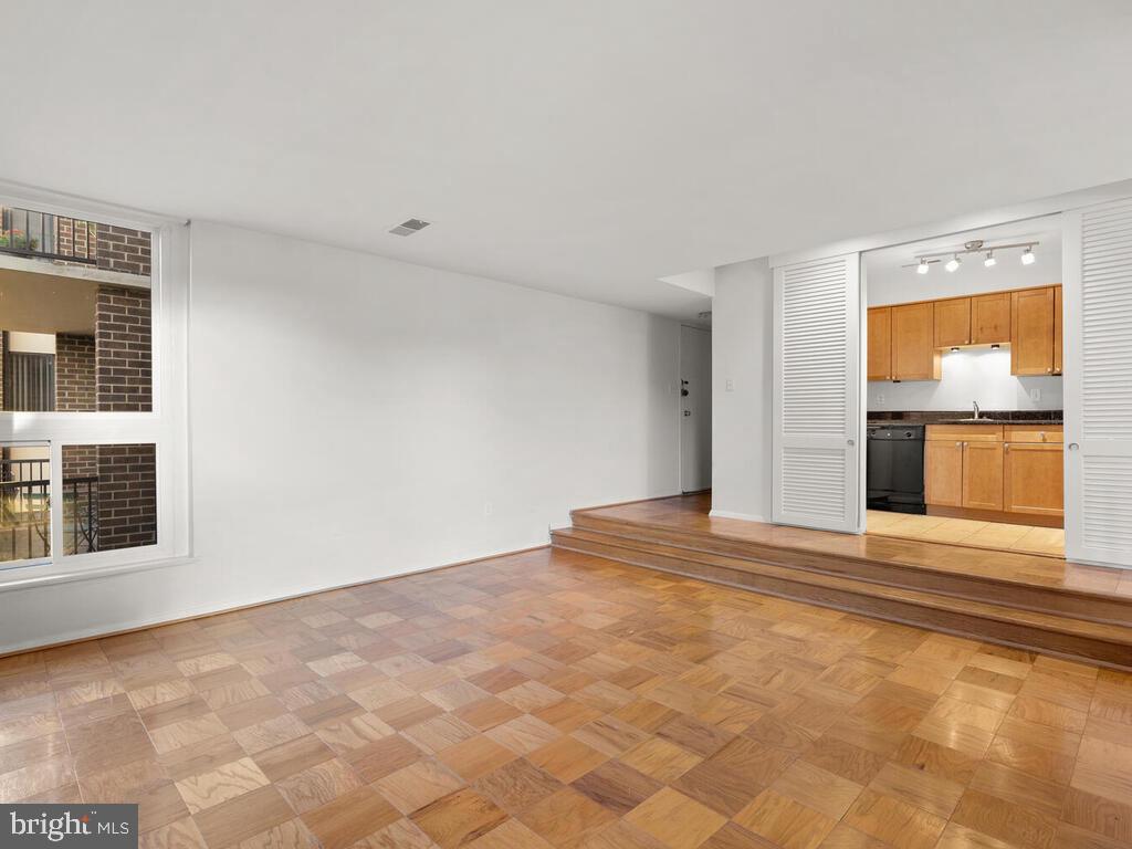 AMERICANA FINMARK - Residential