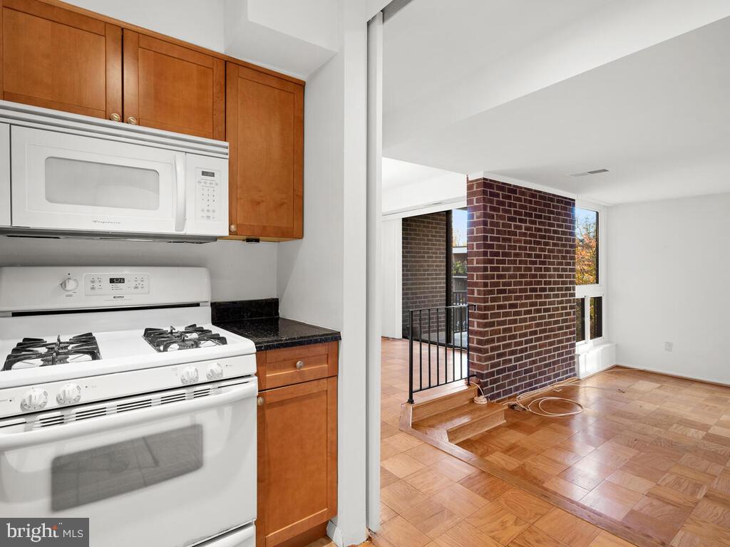 AMERICANA FINMARK - Residential