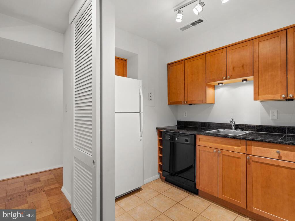 AMERICANA FINMARK - Residential