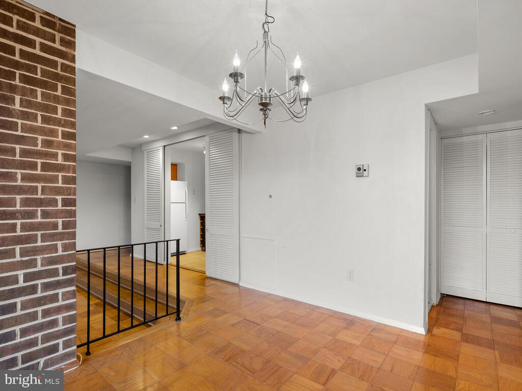 AMERICANA FINMARK - Residential