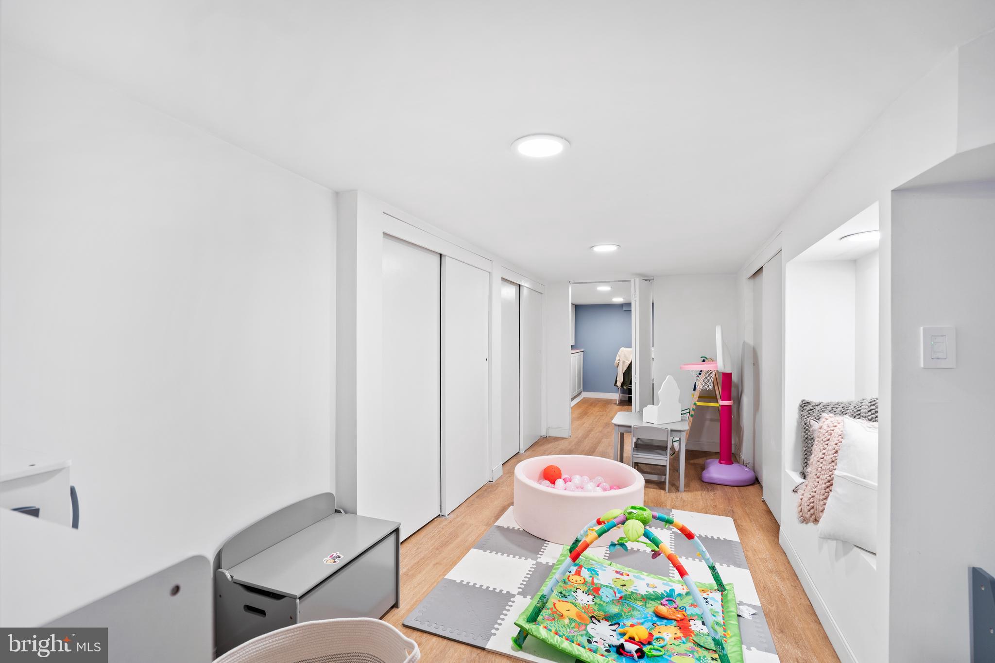 LOWER MOYAMENSING - Residential