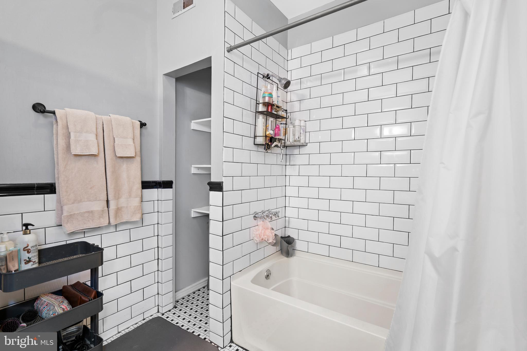 LOWER MOYAMENSING - Residential