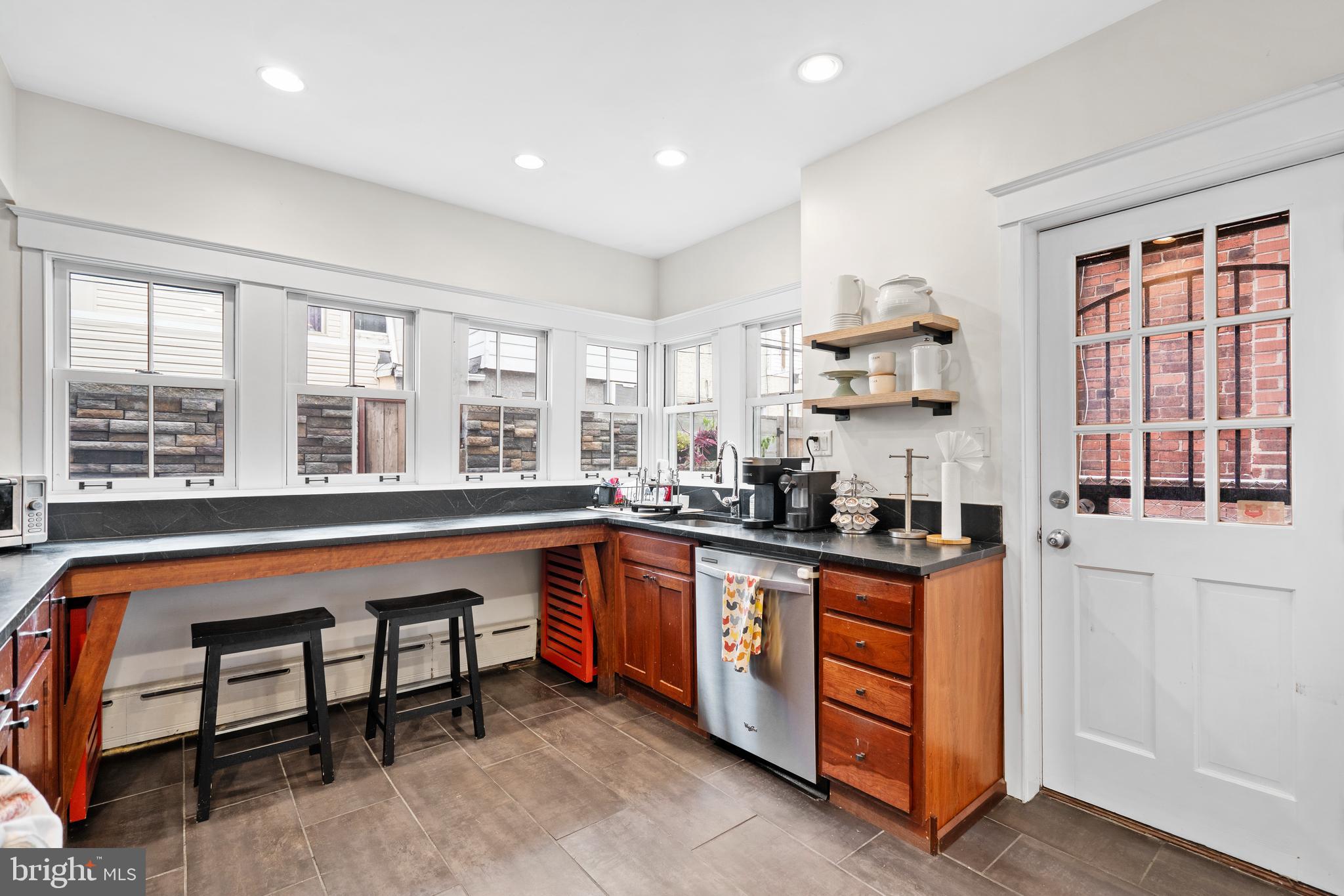 LOWER MOYAMENSING - Residential