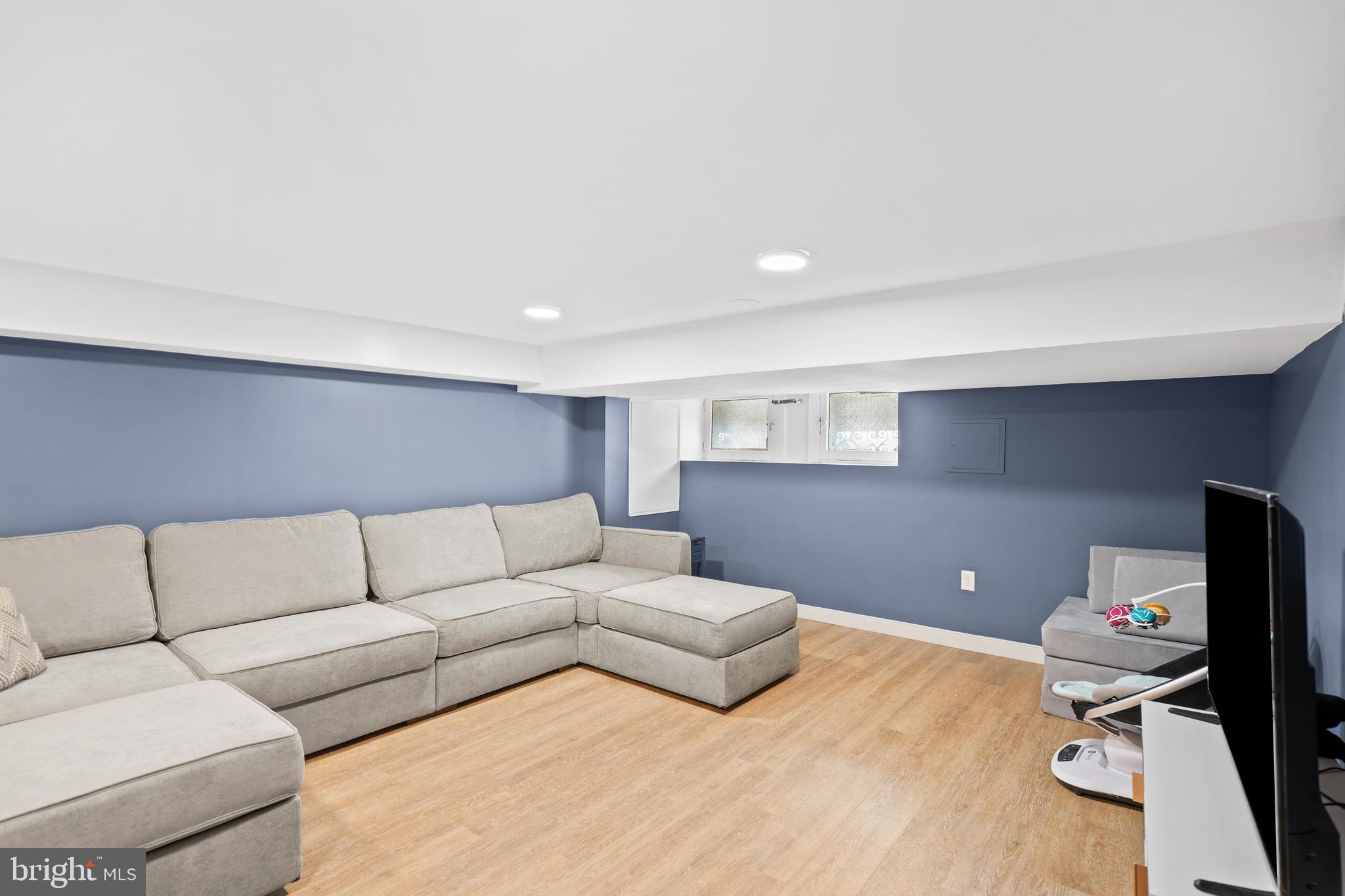 LOWER MOYAMENSING - Residential