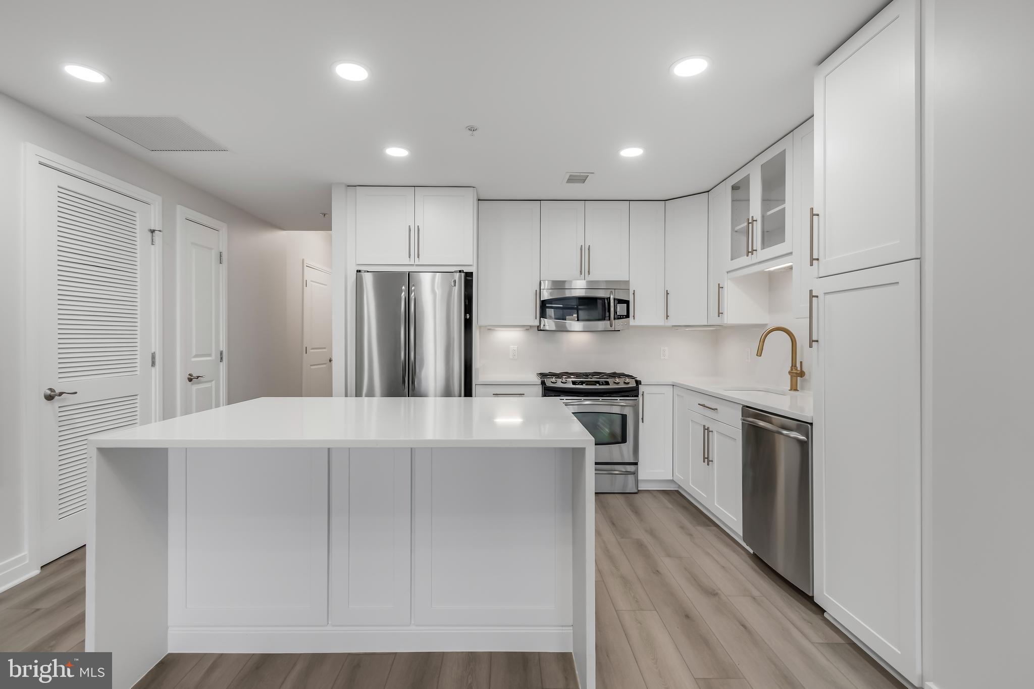 8220 CRESTWOOD HEIGHTS DRIVE 1210