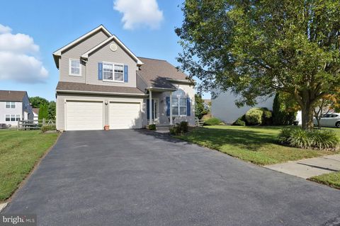 Photo of 11 Primrose Drive, BEAR, DE 19701 (MLS # DENC2090834)