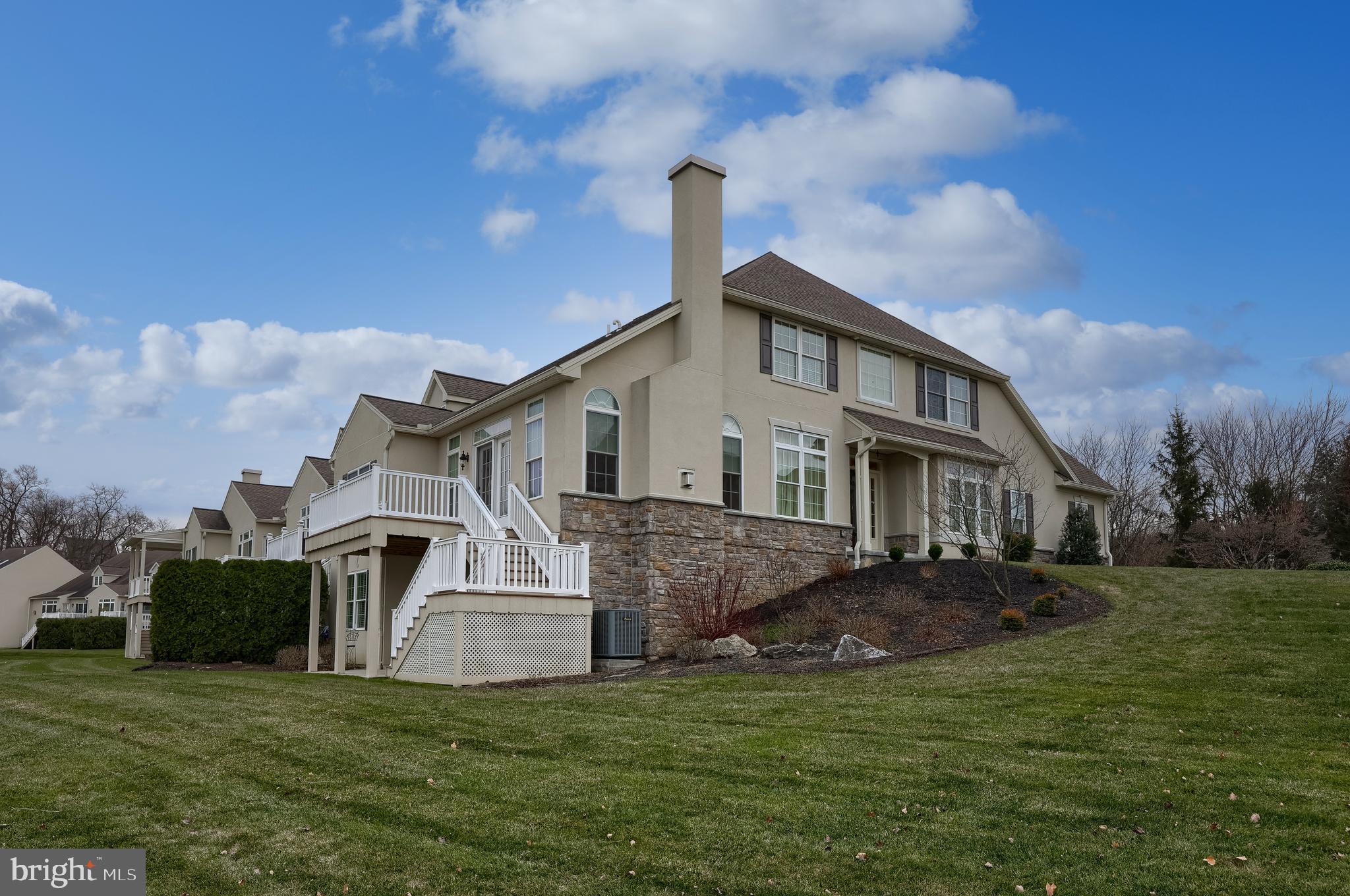 808 HUNTINGTON PLACE