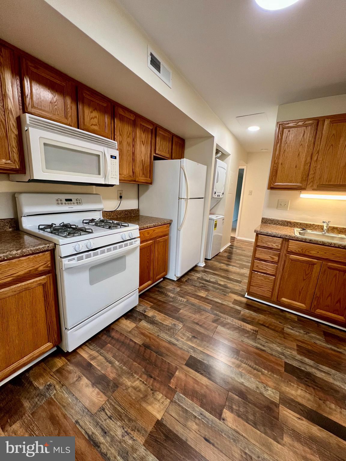 SOUTHGATE CONDO - Residential Lease