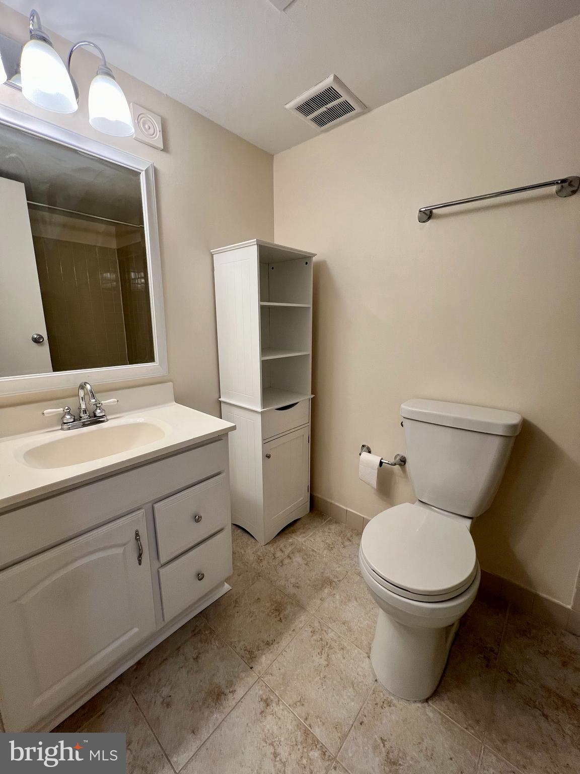 SOUTHGATE CONDO - Residential Lease