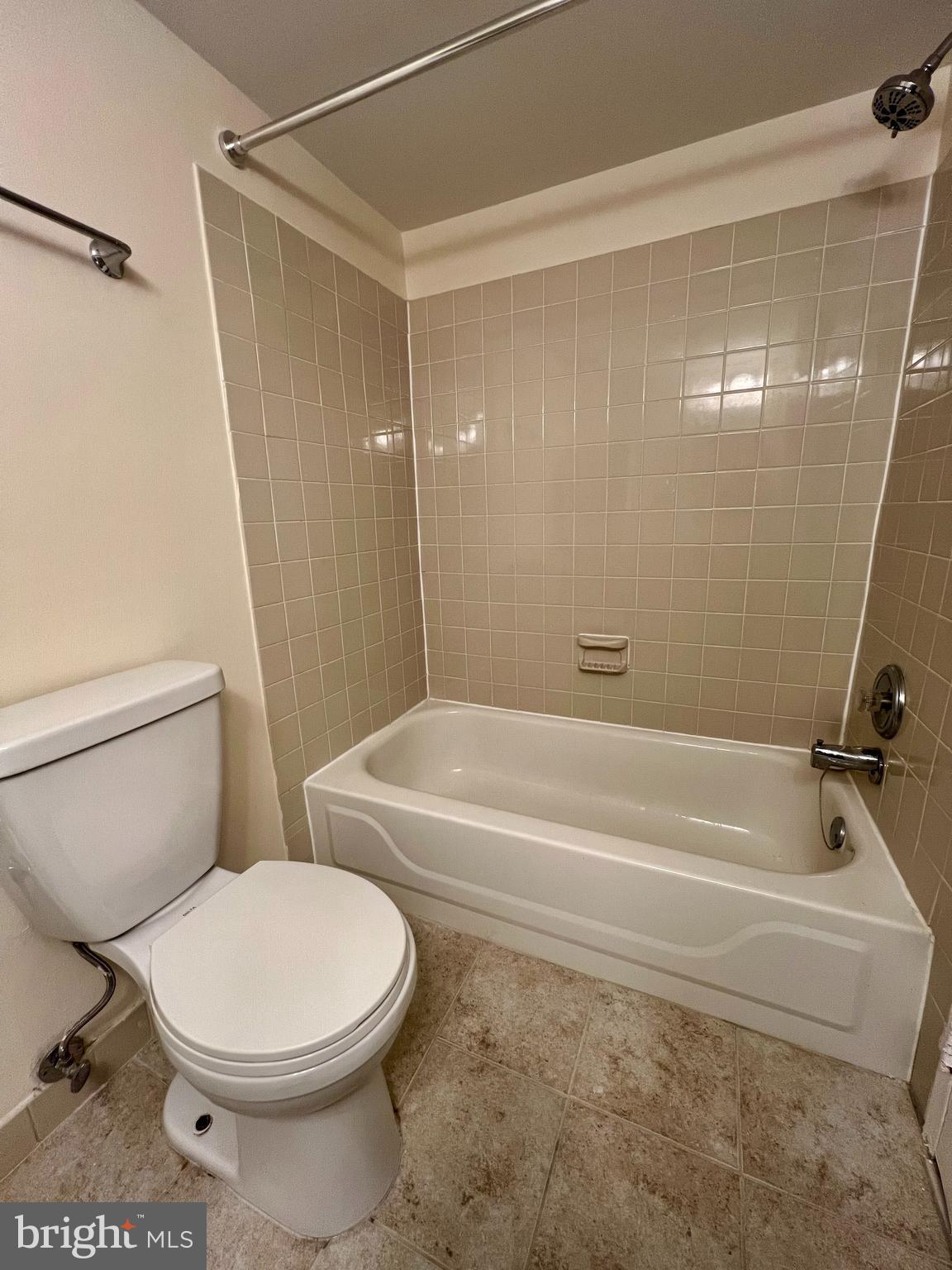 SOUTHGATE CONDO - Residential Lease