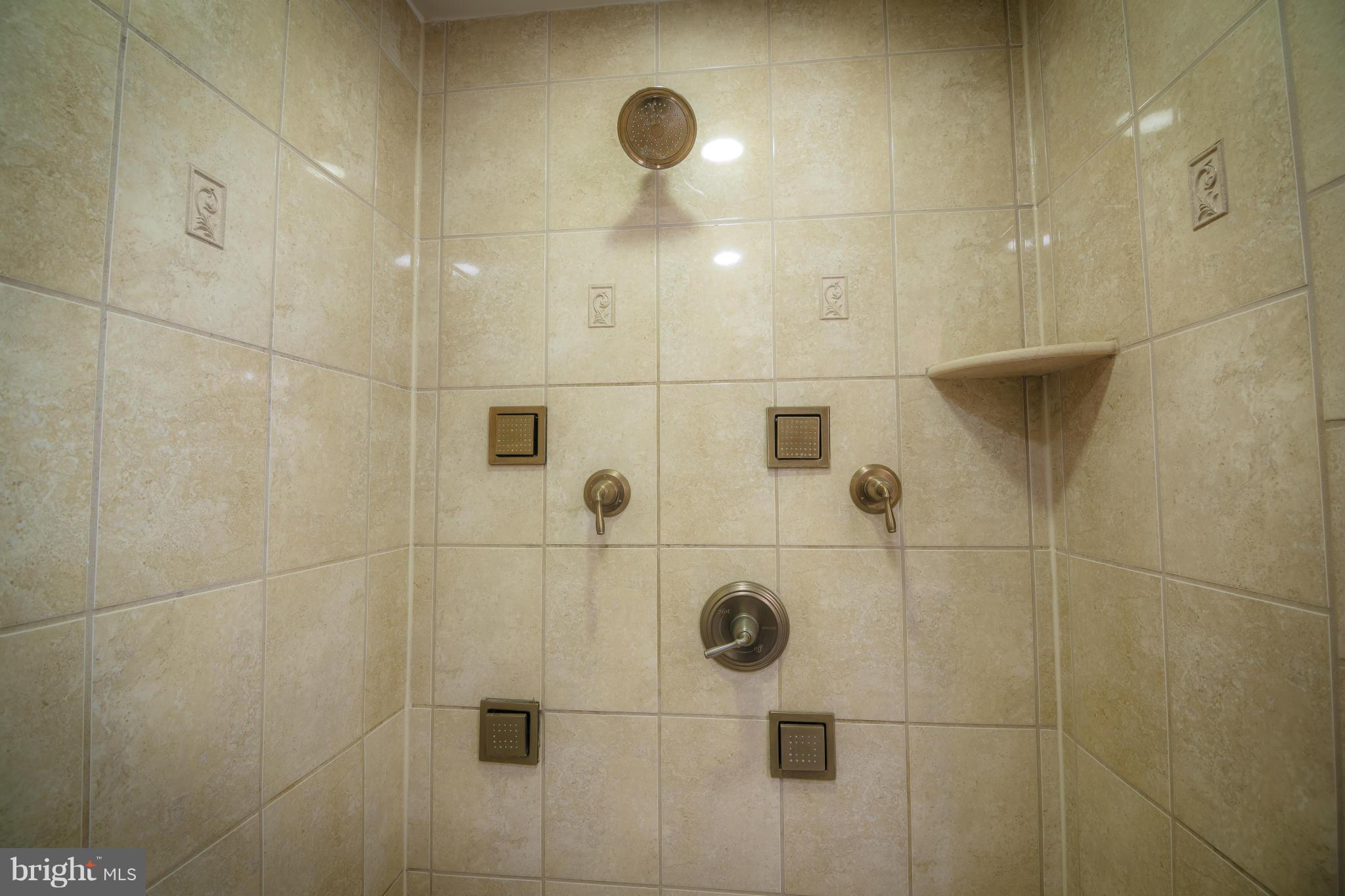 WHISPER CREEK SUB - Residential