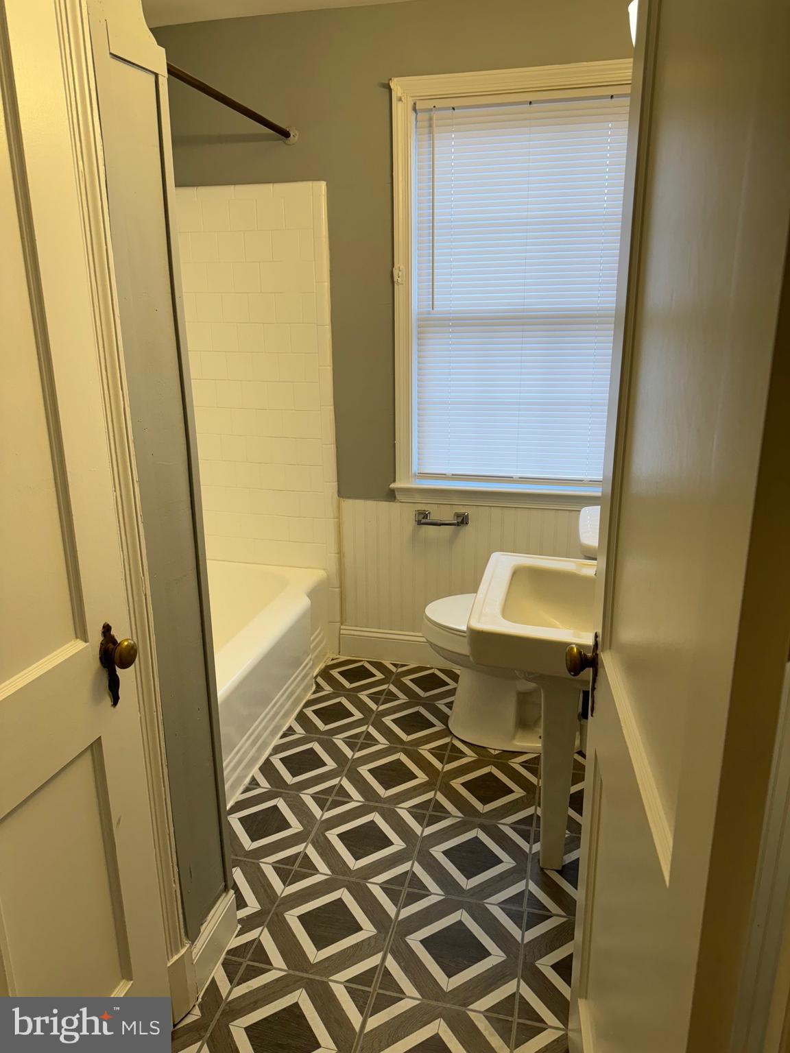 NORTHWOOD - Residential Lease