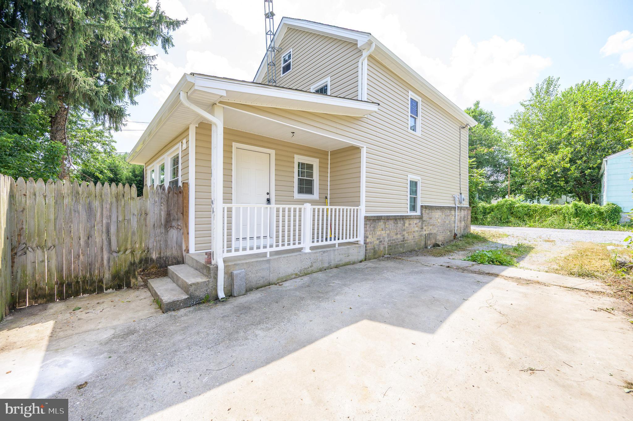 Don’t wait—this beautifully renovated home offers the perfect blend of charm and modern updates! Featuring 3 spacious bedrooms, 2 full baths, and a total of 1,478 sq ft, this home has been thoughtfully updated throughout. Enjoy brand-new flooring, fresh paint, newer appliances, and a brand-new roof. The home also includes off-street parking and a backyard perfect for relaxing or entertaining. Experience the character of an older home with the comfort and style of a fresh, modern feel. Rental Requirements: Applicants must pass a credit/background check. Minimum 650 credit score. Monthly income must be 3x the rent. No smoking. Security deposit and first month’s rent due at lease signing. Call today to schedule your private tour—this one won’t last long!