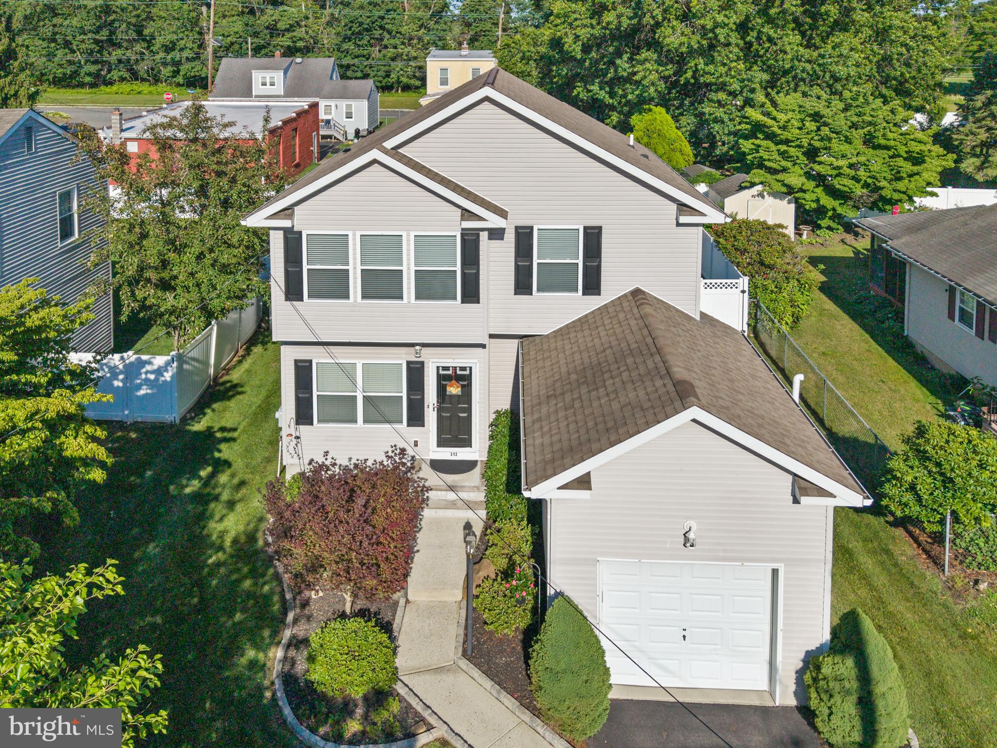 312 SANDALWOOD AVENUE