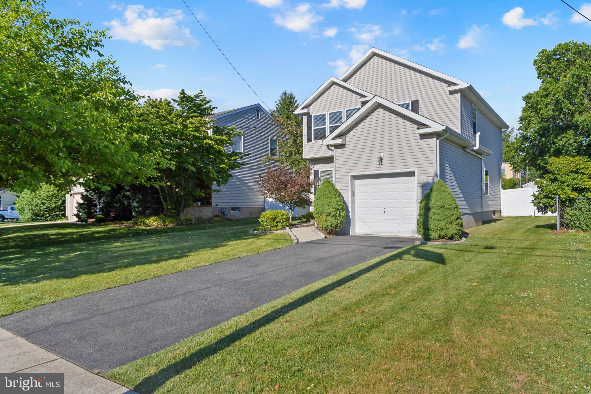 312 SANDALWOOD AVENUE